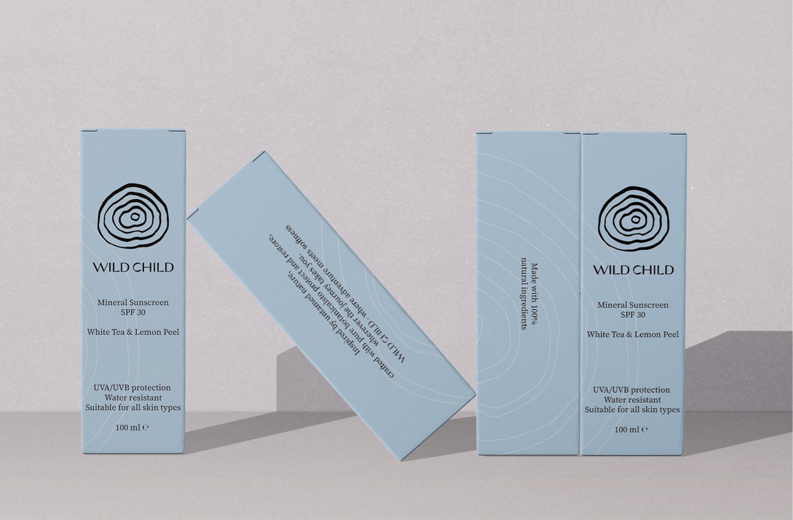Hellblaue Sonnencreme-Verpackungen